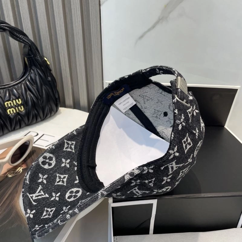 Bright Louis Vuitton Caps 257838