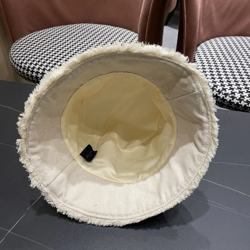 Louis Vuitton Caps Youthful 257821