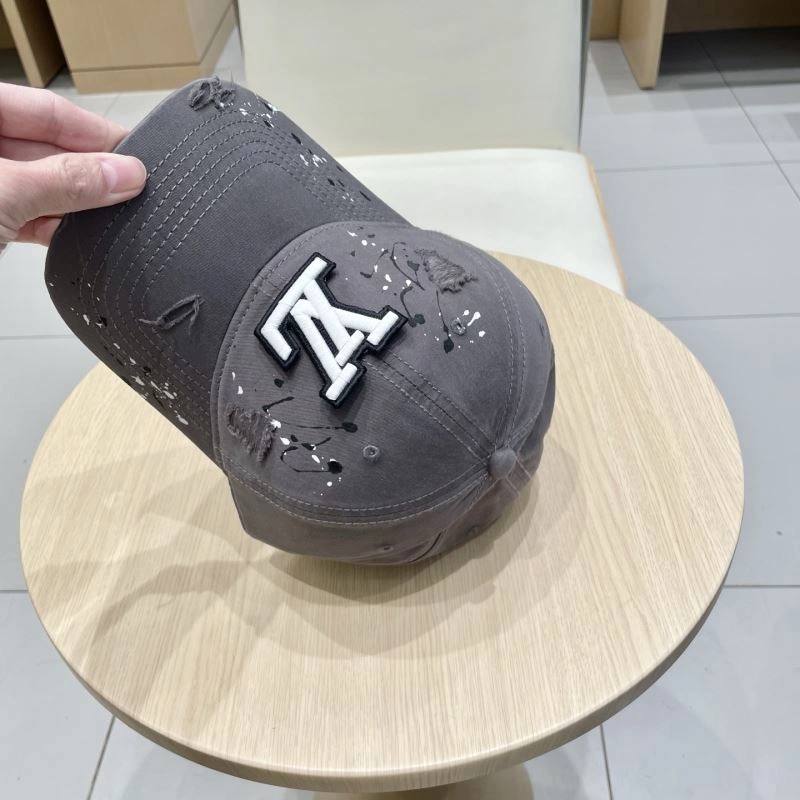 Popular Louis Vuitton Caps 257810