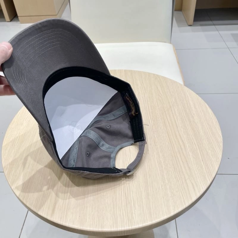 Popular Louis Vuitton Caps 257810