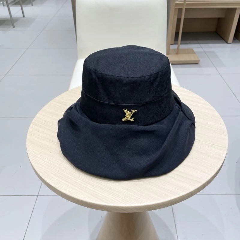Louis Vuitton Caps Refined 257807