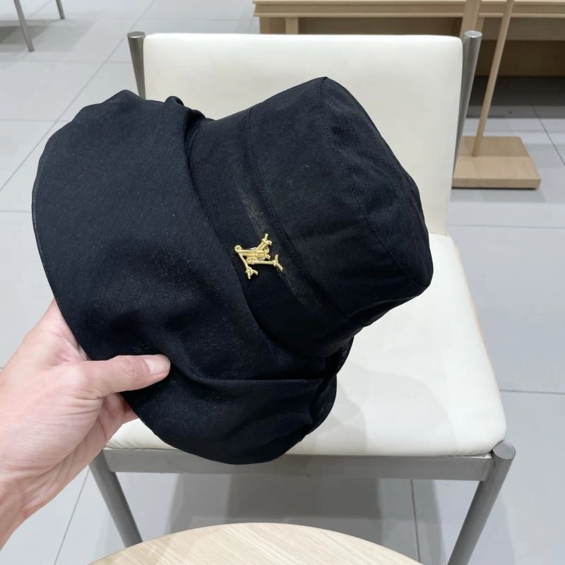 Louis Vuitton Caps Refined 257807