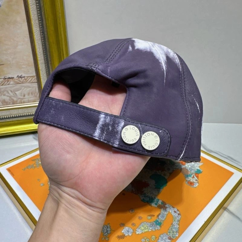 Louis Vuitton Caps Refined 261866