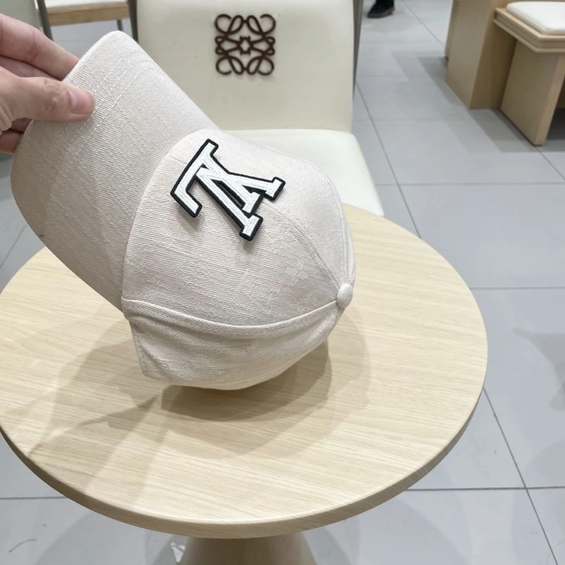 Packable Louis Vuitton Caps 261874