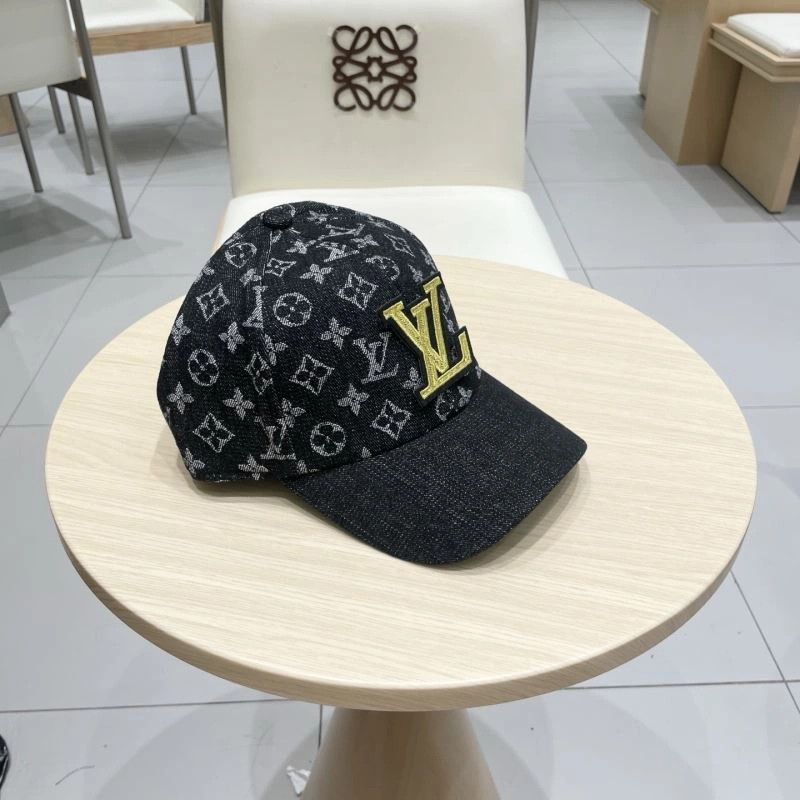 Louis Vuitton Caps Refined 261863