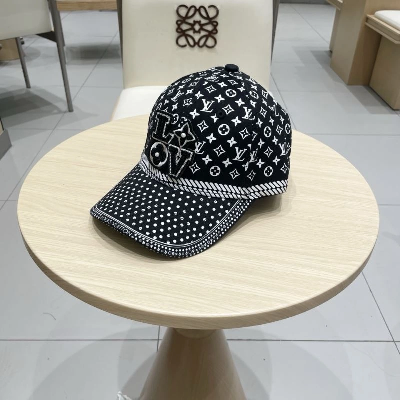 Louis Vuitton Caps MultiPurpose 261826