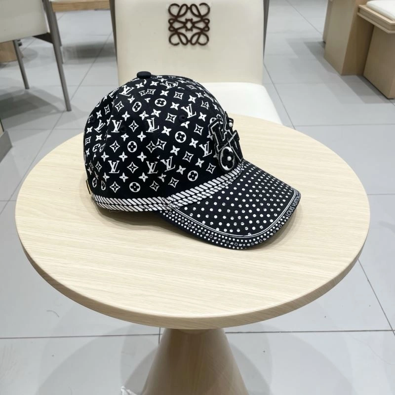 Louis Vuitton Caps MultiPurpose 261826