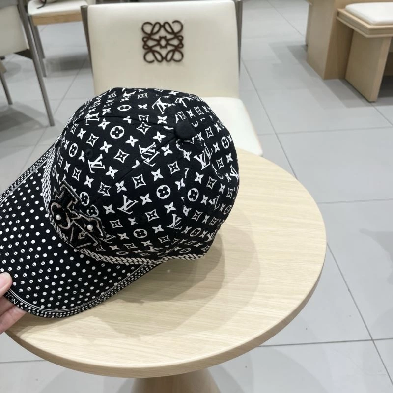 Louis Vuitton Caps Sporty 261828