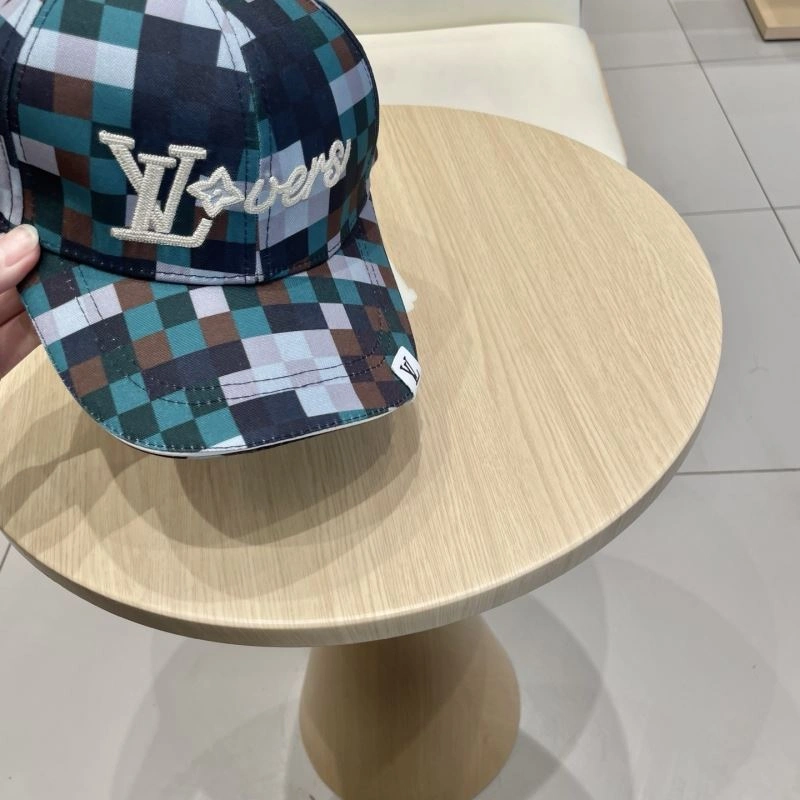 Lightweight Louis Vuitton Caps 261837