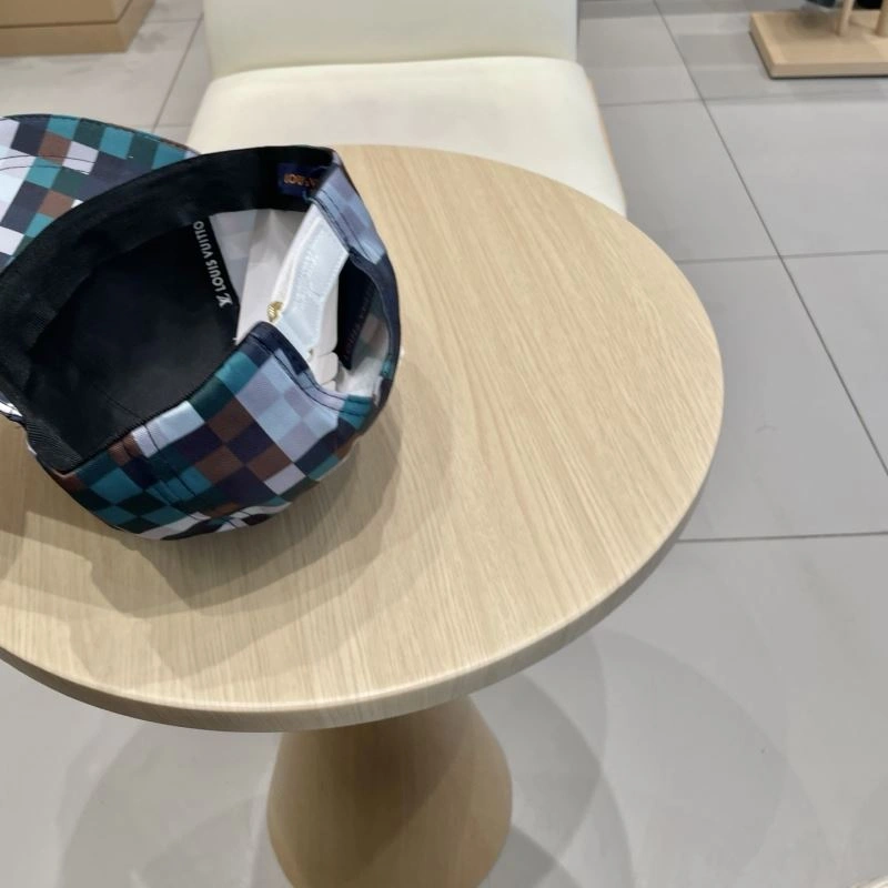 Lightweight Louis Vuitton Caps 261837