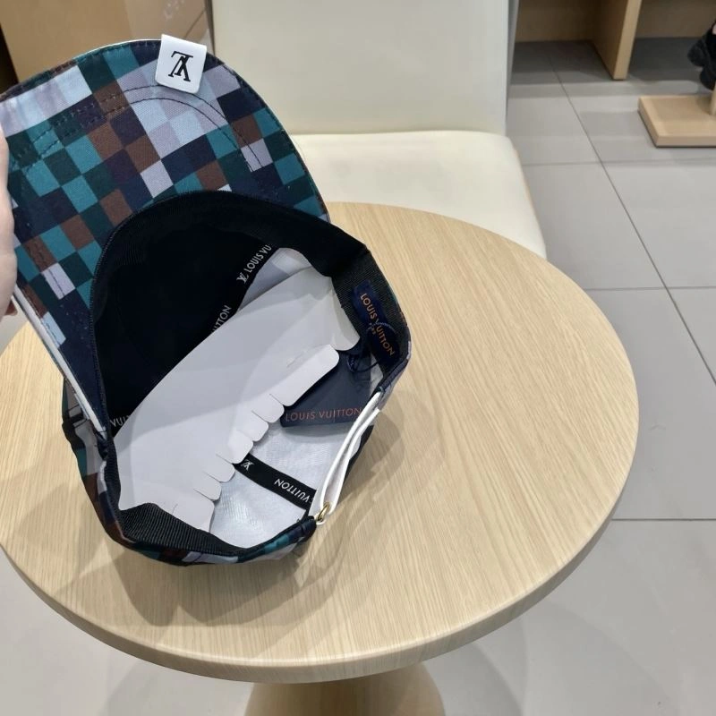 Lightweight Louis Vuitton Caps 261837