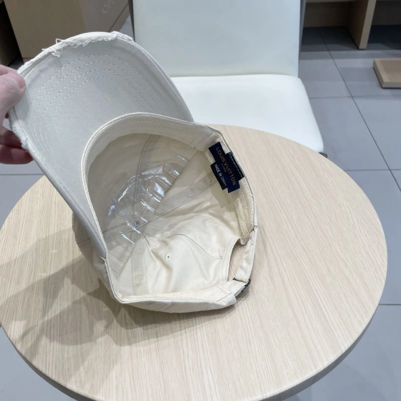 Vibrant Louis Vuitton Caps 261855