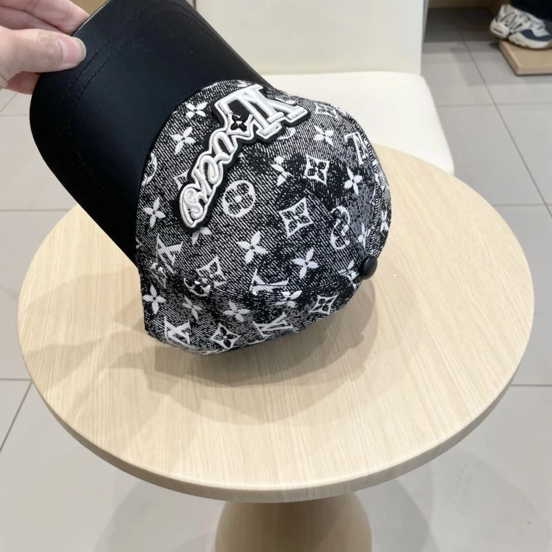 Louis Vuitton Caps Durable 261839