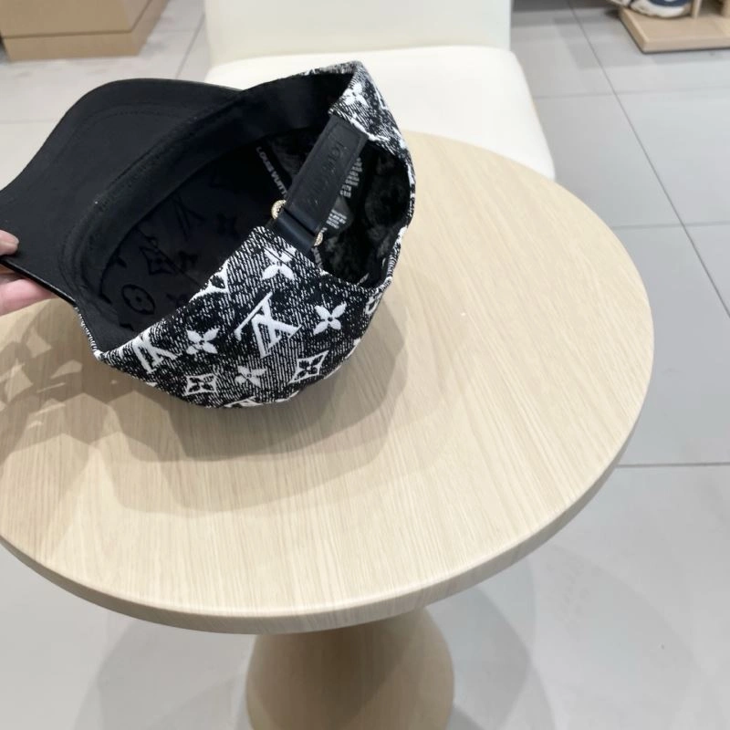Louis Vuitton Caps Durable 261839