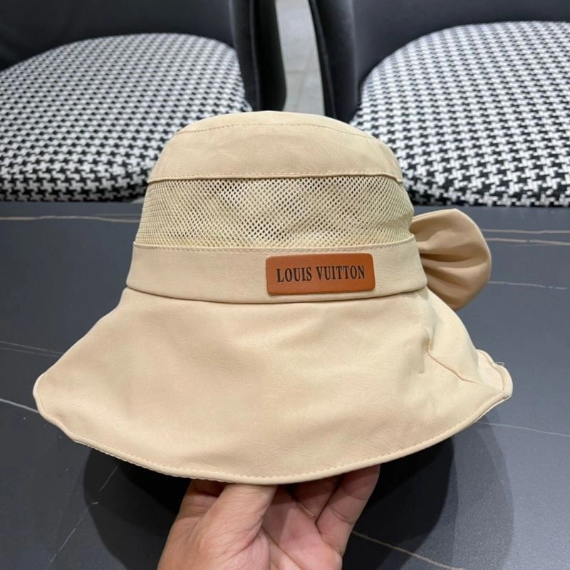 Louis Vuitton Caps Practical 261843