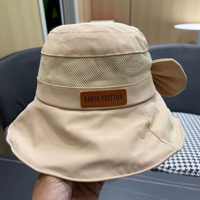 Louis Vuitton Caps Practical 261843