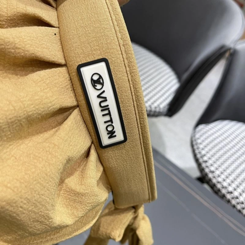 SmoothTexture Louis Vuitton Caps 261844