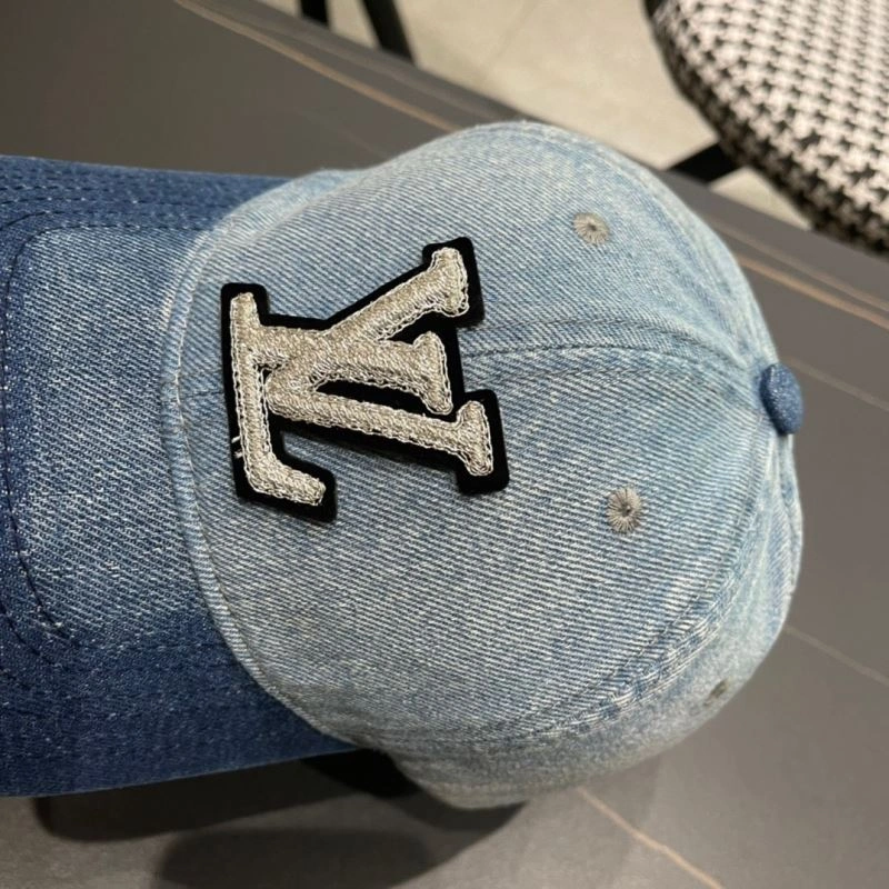 Versatile Louis Vuitton Caps 261835