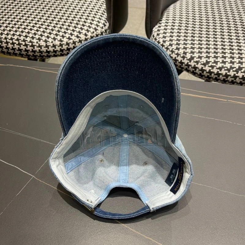 Versatile Louis Vuitton Caps 261835