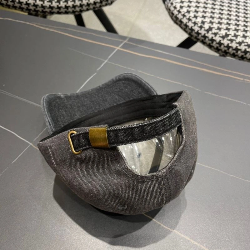 Supportive Louis Vuitton Caps 261823