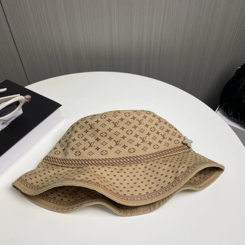 Thermal Louis Vuitton Caps 261848