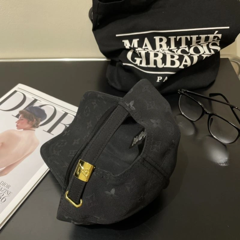 Louis Vuitton Caps Modern 261849