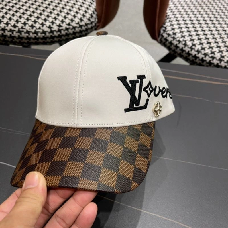 Popular Louis Vuitton Caps 261821