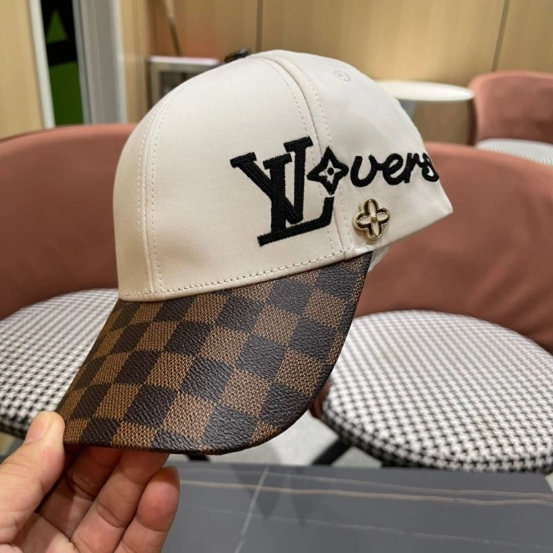 Popular Louis Vuitton Caps 261821