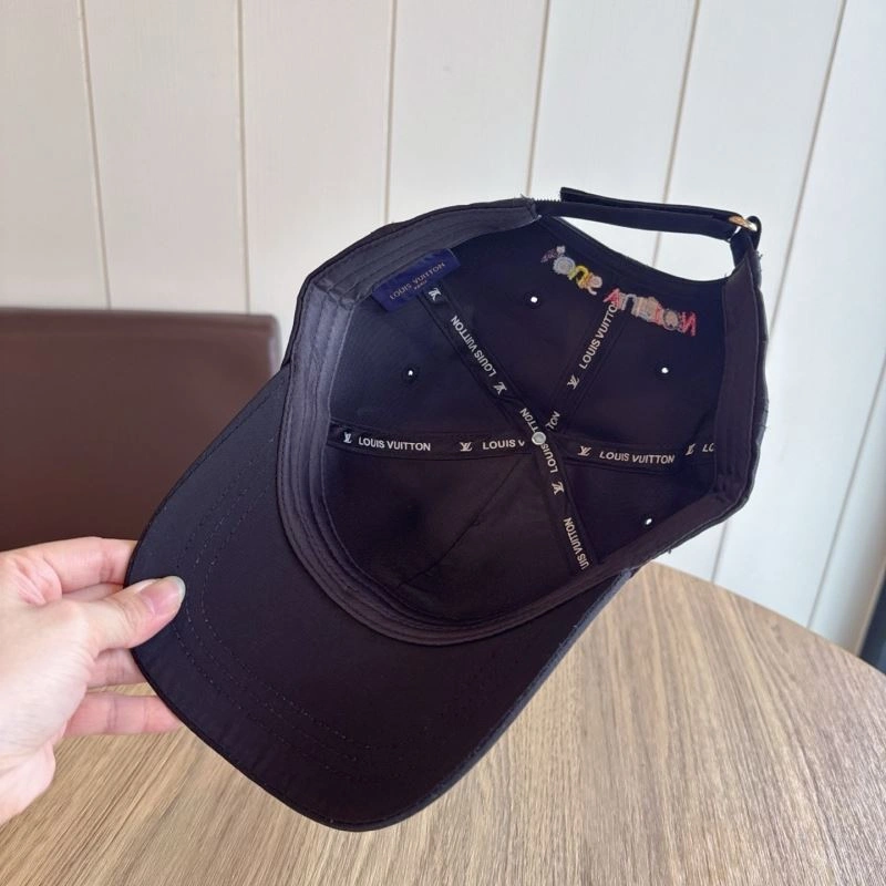 Popular Louis Vuitton Caps 261810