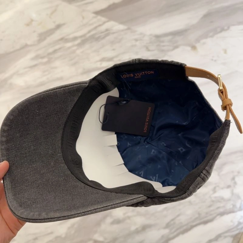 Elegant Louis Vuitton Caps 261785
