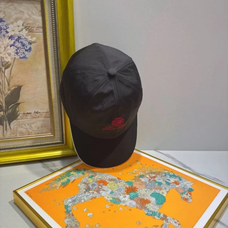 UrbanChic Louis Vuitton Caps 261783