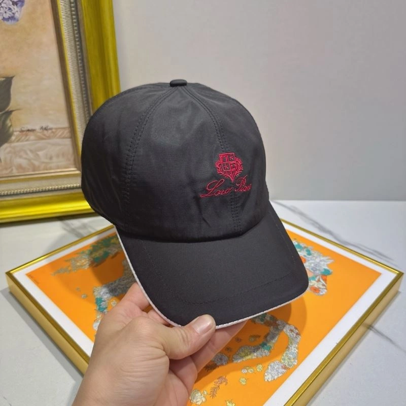 UrbanChic Louis Vuitton Caps 261783