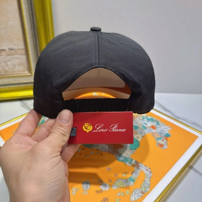 UrbanChic Louis Vuitton Caps 261783