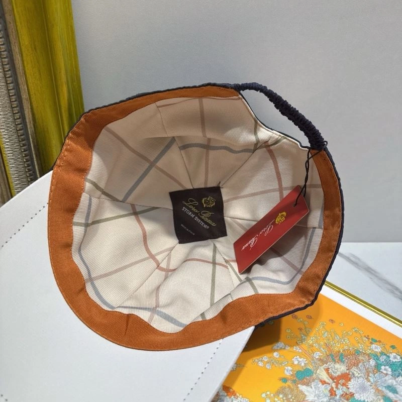 Louis Vuitton Caps Refined 261782