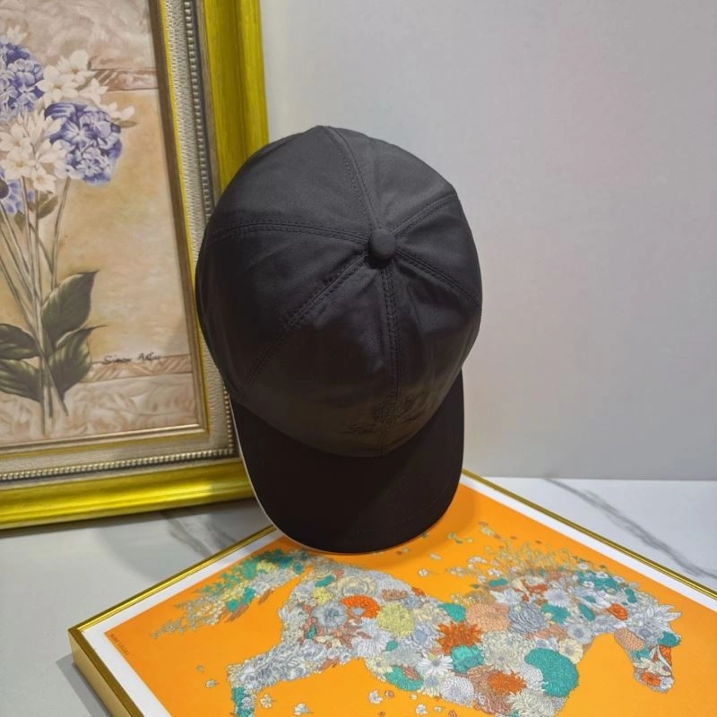 Minimalist Louis Vuitton Caps 261781