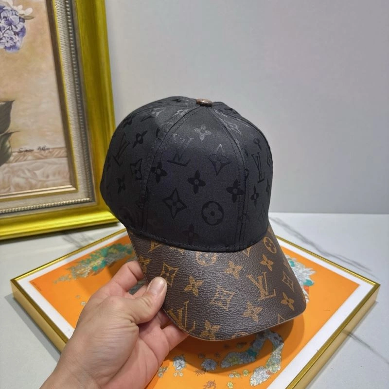 Compact Louis Vuitton Caps 261746