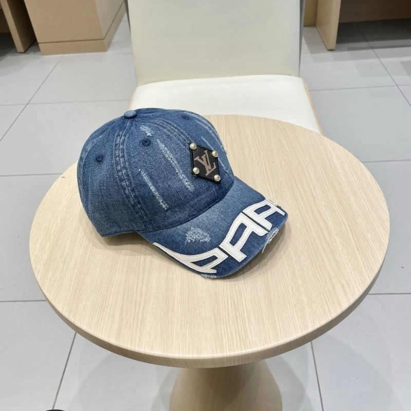 Stretchable Louis Vuitton Caps 261751