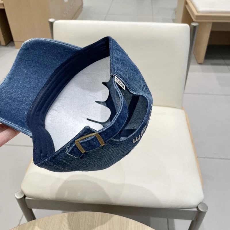 Stretchable Louis Vuitton Caps 261751
