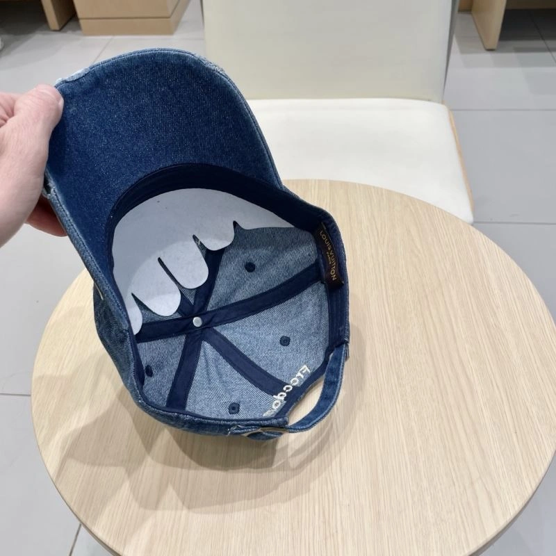Stretchable Louis Vuitton Caps 261751