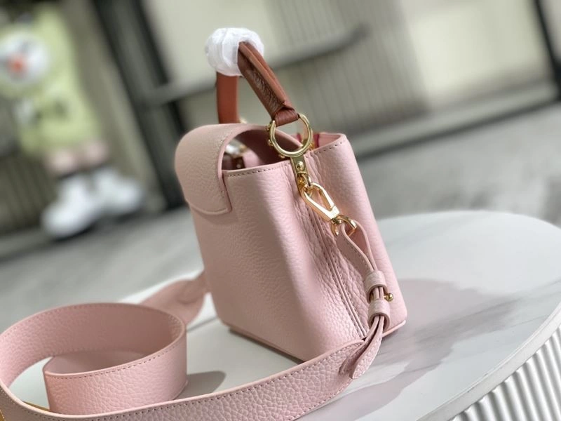 SmoothTexture Louis Vuitton Capucines BB Bags 94423