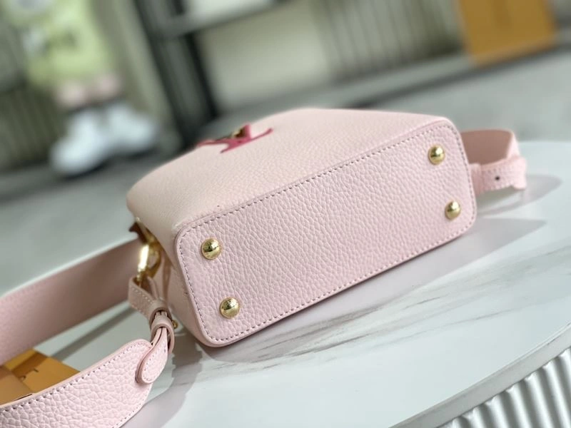 SmoothTexture Louis Vuitton Capucines BB Bags 94423
