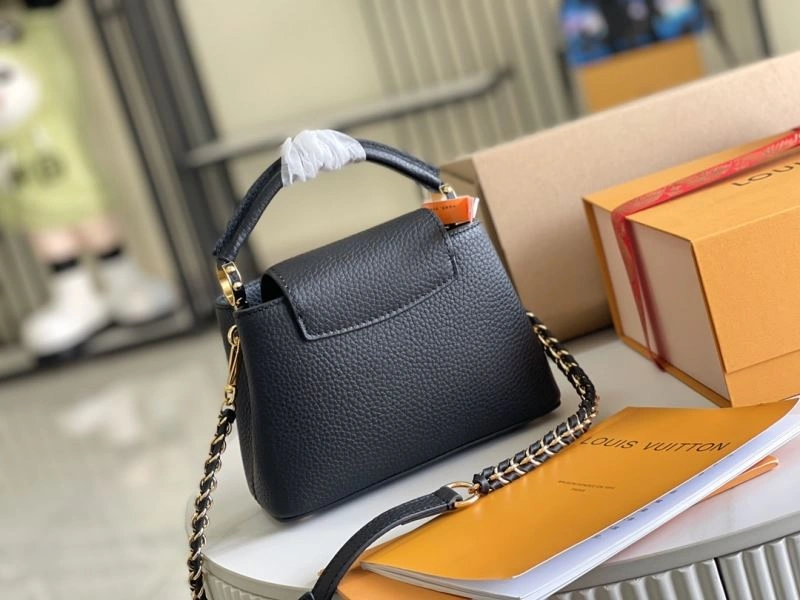 Timeless Louis Vuitton Capucines BB Bags 94380
