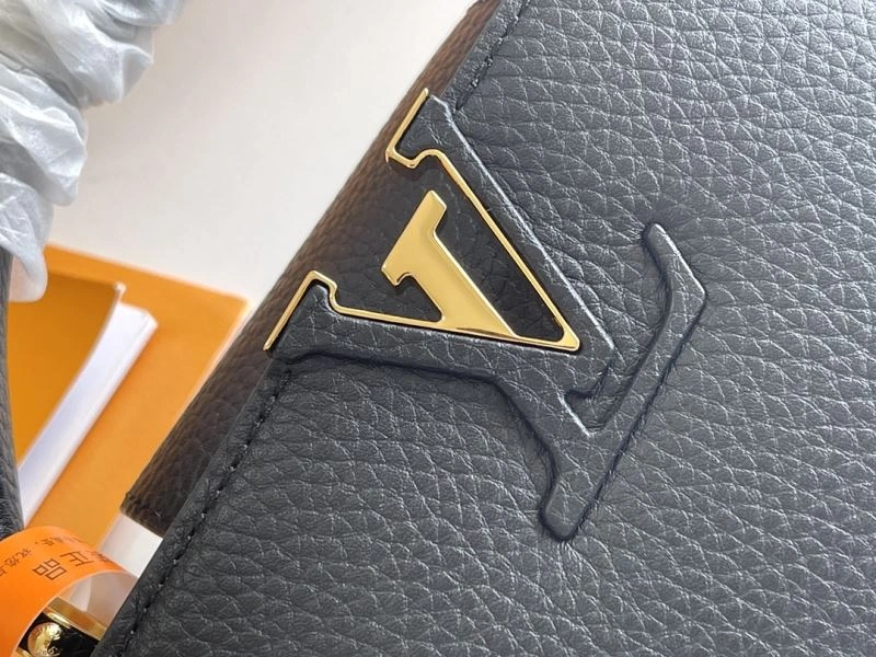 Timeless Louis Vuitton Capucines BB Bags 94380