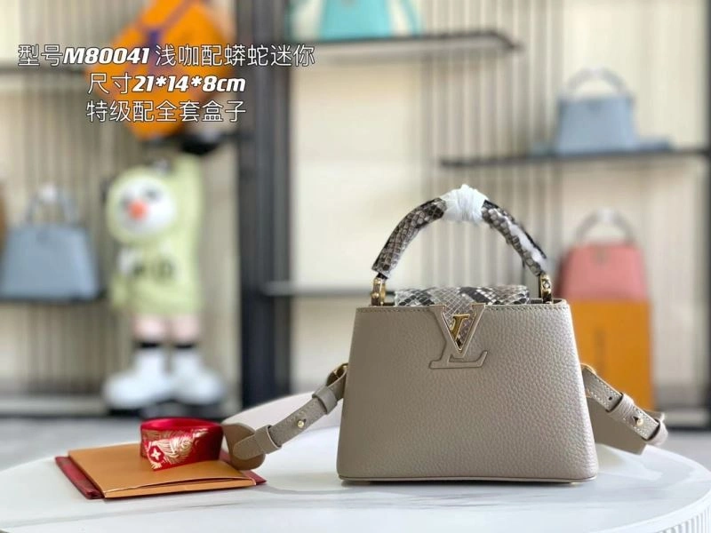Compact Louis Vuitton Capucines BB Bags 94381
