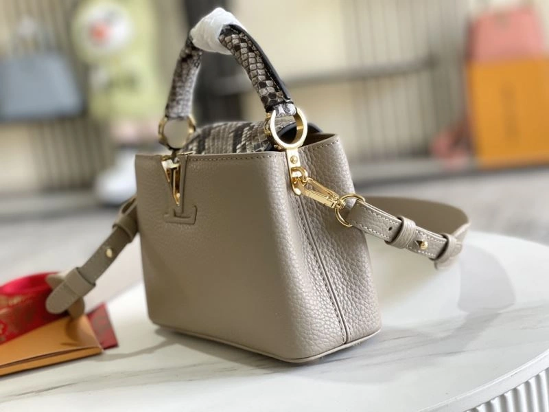 Compact Louis Vuitton Capucines BB Bags 94381