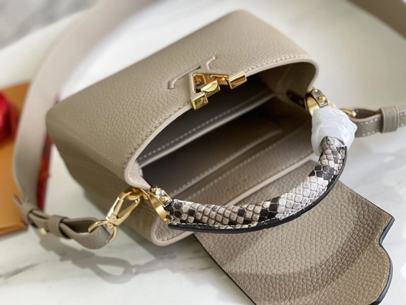 Compact Louis Vuitton Capucines BB Bags 94381
