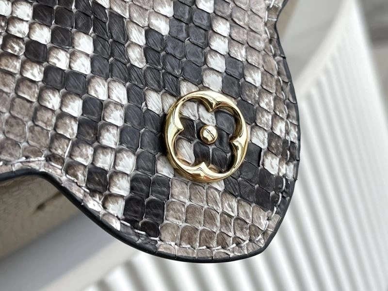 Compact Louis Vuitton Capucines BB Bags 94381
