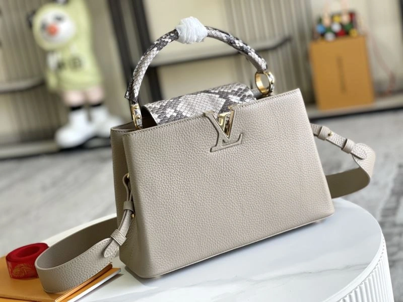 Minimalist Louis Vuitton Capucines BB Bags 94374