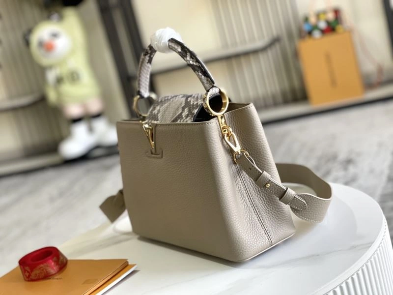 Minimalist Louis Vuitton Capucines BB Bags 94374