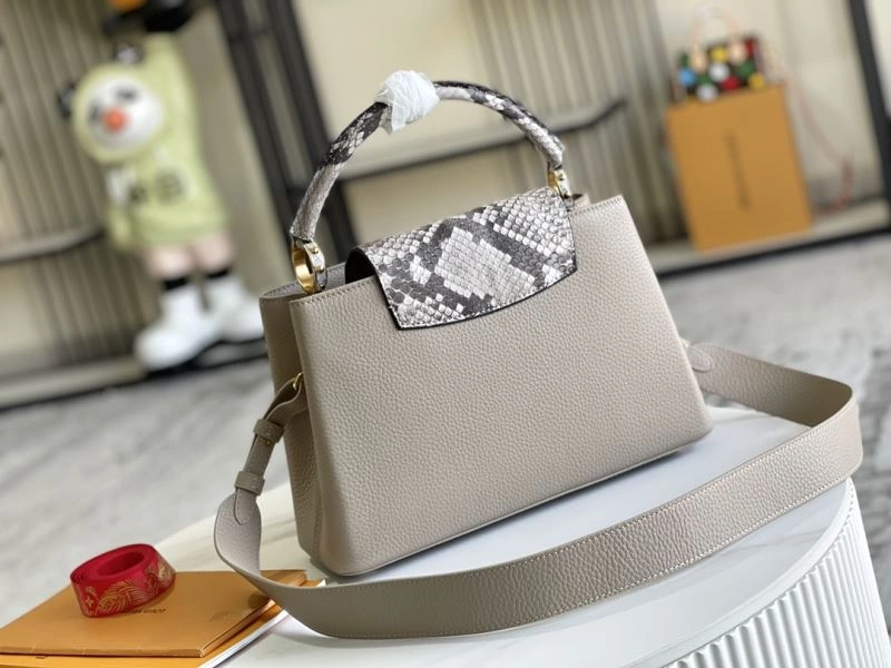 Minimalist Louis Vuitton Capucines BB Bags 94374